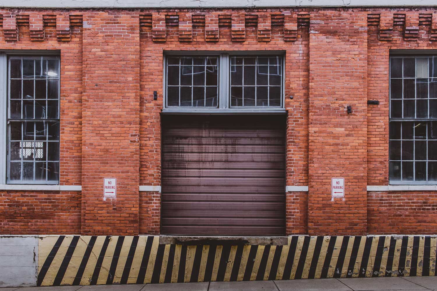 What You Need to Know About Loading Bays - TPS Industrial